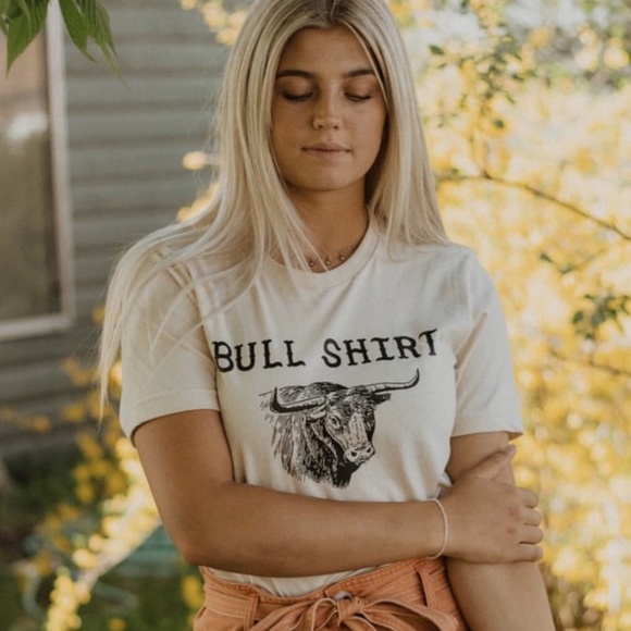 NWT Bull Shirt Tee - Graphic Tee - Picture 2 of 3